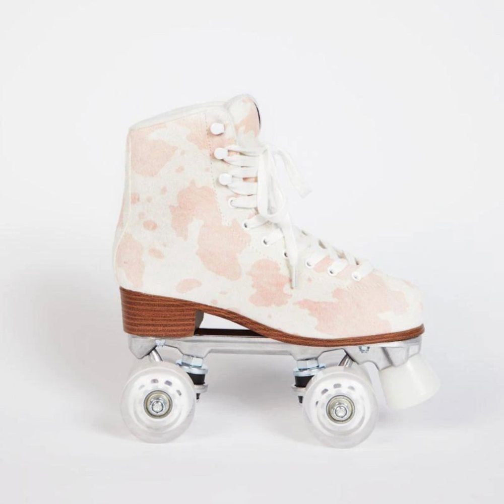 NWT intentionally blank roller skates pink cow fur